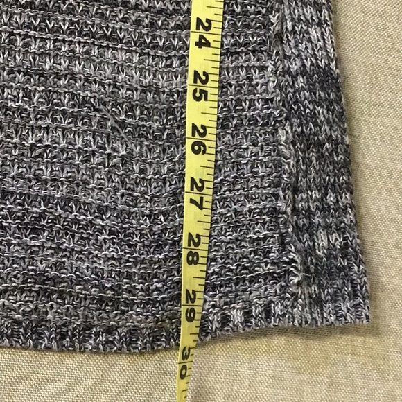 Calvin Klein VGUC grey linger sweater, v neck, size M - Picture 12 of 13